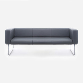 Modern 3-seater club sofa